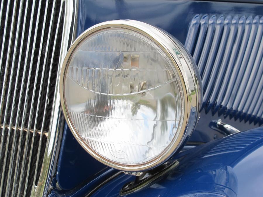  Ford V8 DeLuxe Phaeton 1933 года  (фото 5 из 10)